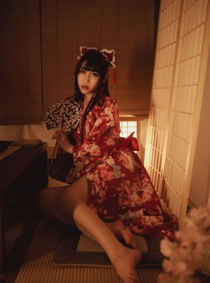 美女想歪了_DVD免费观看