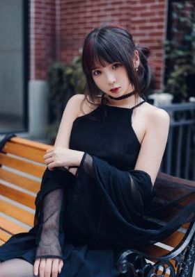《年轻女教师3》在线_高清版完整版未删减
